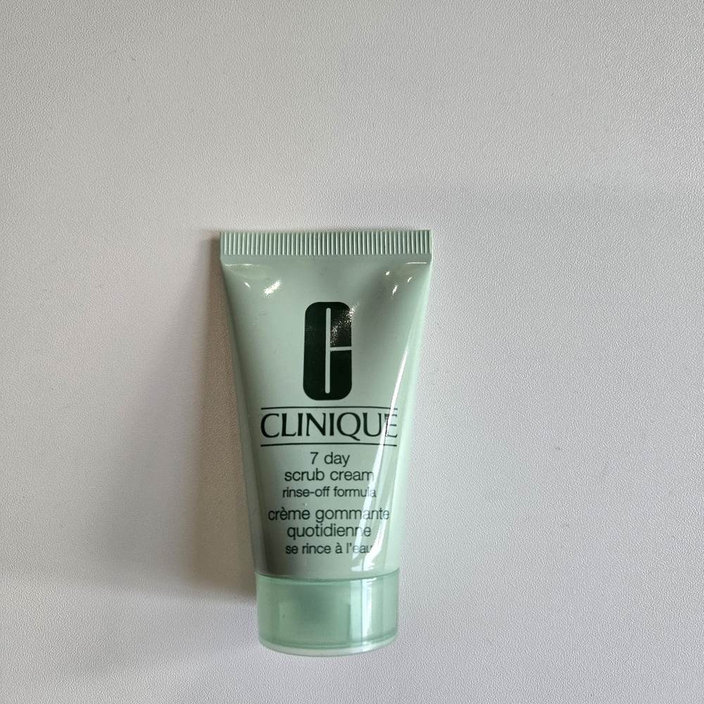 Clinique Exfoliating Scrub in Mint Green